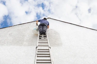 Peinture extérieure à Roscoff — façades et ravalement